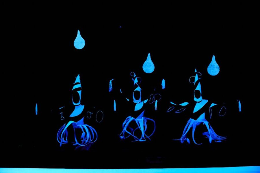 Prague: WOW Show Black Light Theater - The story is non-verbal, so you do not need Czech