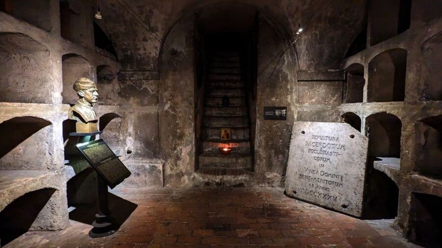 Prague: WWII Guided Tour & The Crypt of Operation Anthropoid - Timing, footwear, and how to handle rain or shine