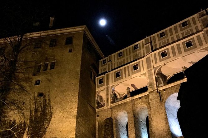 Private evening tour Cesky Krumlov Old Town and Castle area - Why Cesky Krumlov at night changes the whole experience