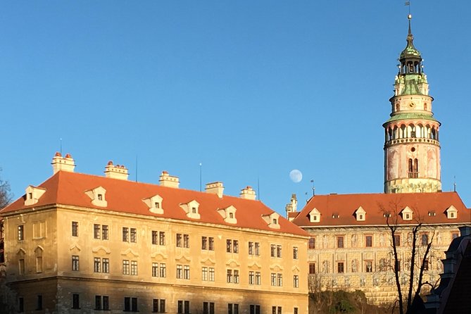 Private evening tour Cesky Krumlov Old Town and Castle area - Stop 4: Svornosti Square, Maria Column, and the city hall look