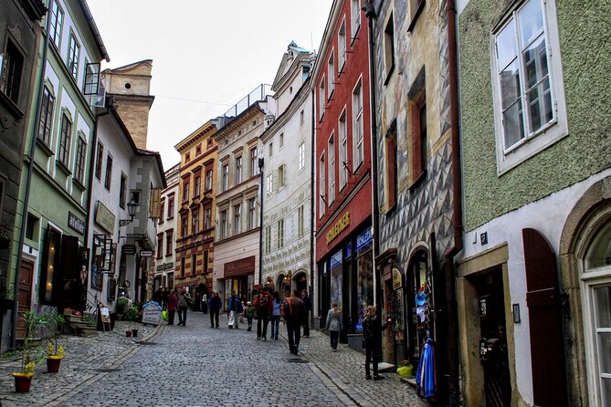 Private one way transfer from Cesky Krumlov to Vienna - Price and value: what $568.25 per group really buys you