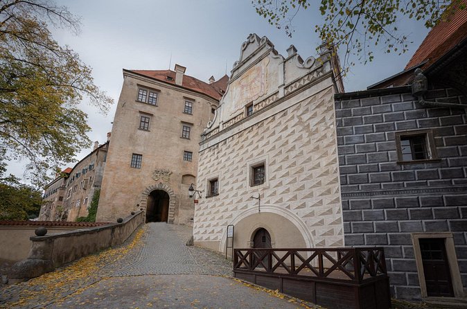 Private Romantic Whispers of Český Krumlov - Castle Tower panoramas: the €12 add-on that changes everything