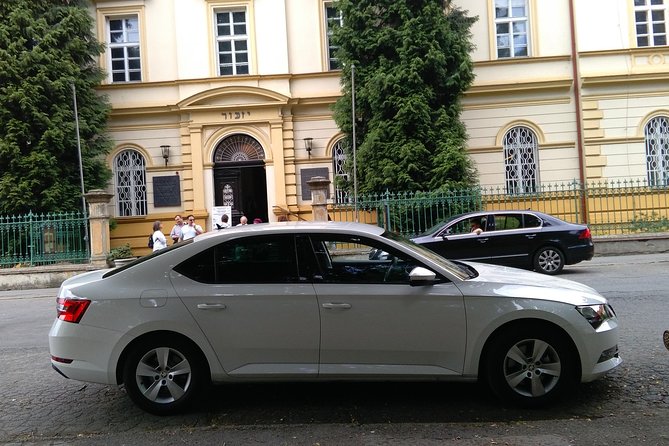 Private Transfer from Prague Airport to the City Centre - Timing Tricks: Flight Delays, Daytime Differences, and Easy Communication