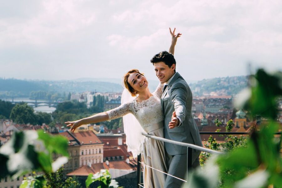 Professional photoshoot in Prague - 1 hour, 30 or 15 min - What the Photographer Actually Does During the Walk