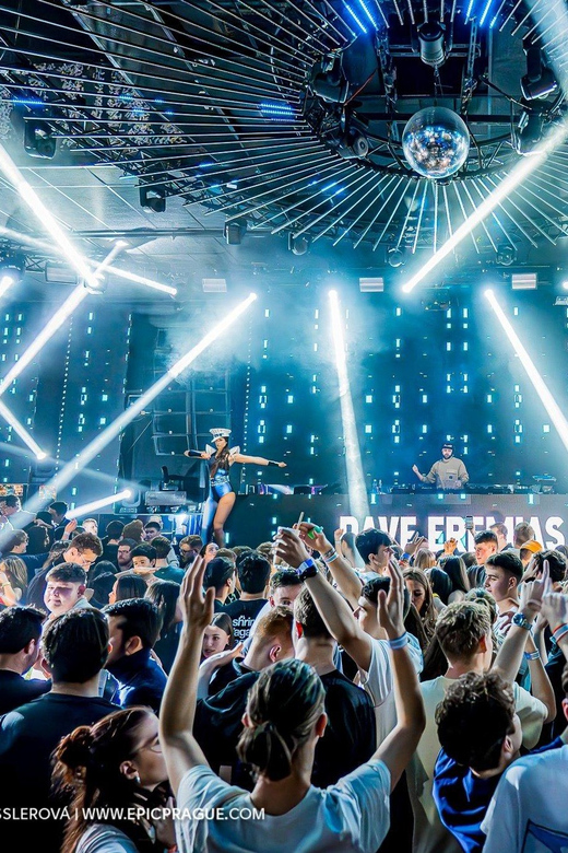 Pub Crawl with Shots and Night Club I Prague - Who should book this pub crawl