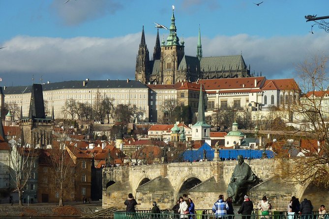 Shared Arrival Transfer: Prague Airport to Hotels - How Pickup Works in Real Life, With a Voucher and Driver Waiting
