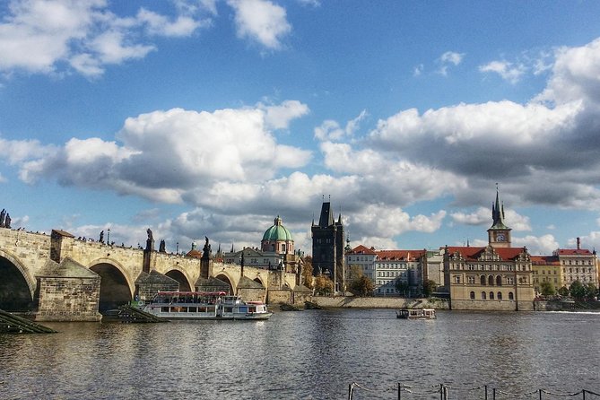 Shared Arrival Transfer: Prague Airport to Hotels - The Shared Minivan Setup, and Why “Small” Matters