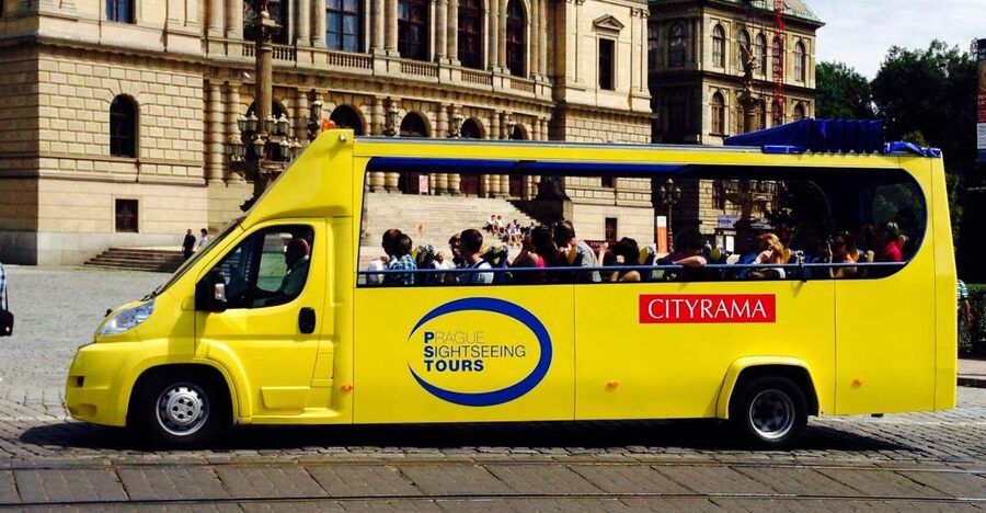 Short city tour by bus - 1 hour - Jan Hus, the Square, and a Small Historical Anchor