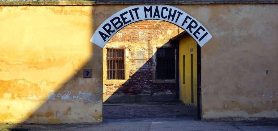 Terezin: Guided Tour of the Concentration Camp and Museum - A Somber Day Trip With a Tight 6-Hour Schedule