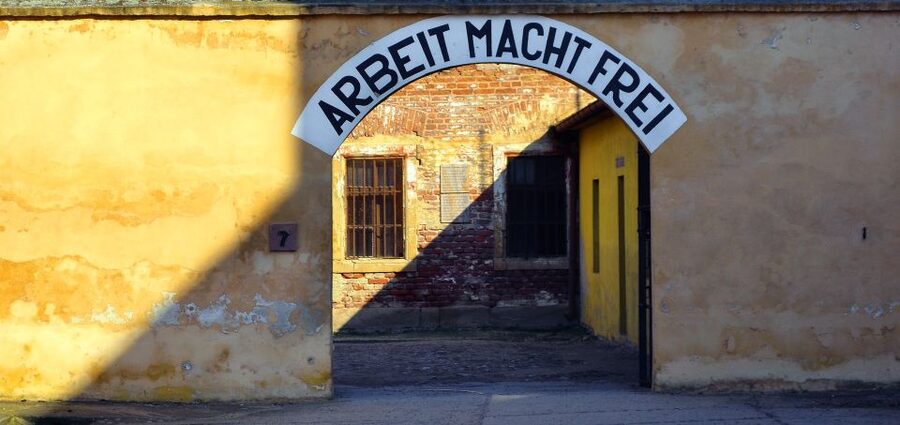 Terezin: Guided Tour of the Concentration Camp and Museum - Inside the Terezín Memorial and Ghetto Museum