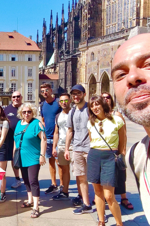 Tour of Prague Castle in italian language ticket included - Where to meet: Second Courtyard and the Kohl Fountain landmark