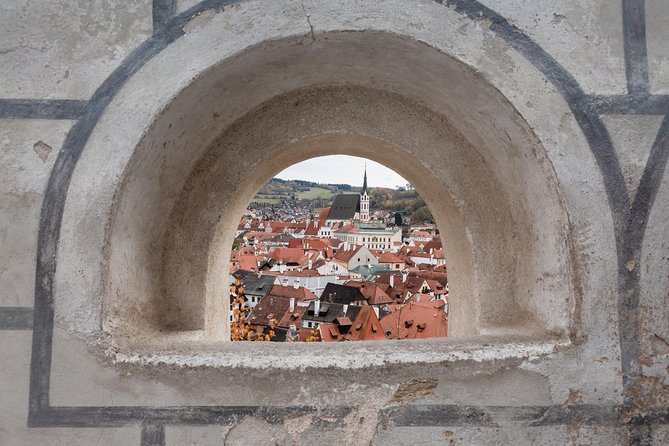 UNESCO Cesky Krumlov from Prague with Guided Tour and Transfer - Getting there from Prague: meeting point, coach comfort, and time on the road