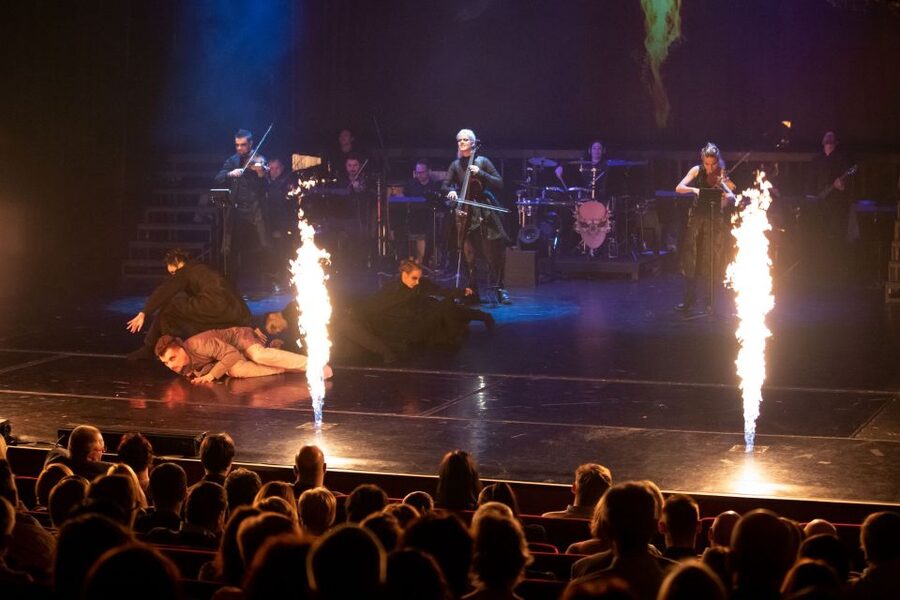Vivaldianno The Show in Theatre Hybernia - Seats, smoke effects, and how to choose the right row