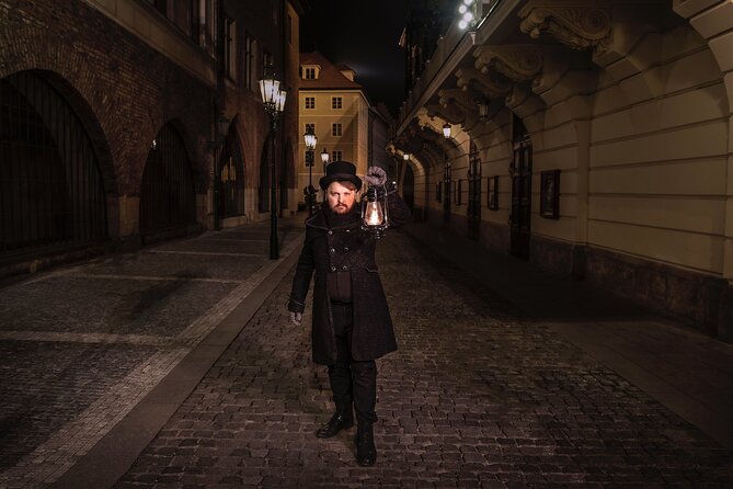 Walking Night Tour Ghost Stories and Legends of Prague's Old Town - Stop 3: Church of St. James, the story turns gruesome