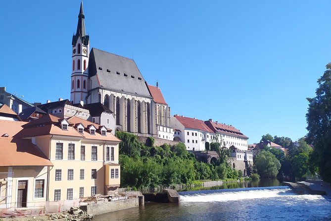 Walking private guided tour in Cesky Krumlov with local certified guide - Guide personalities: Oli is praised for energy, English, and helping you plan