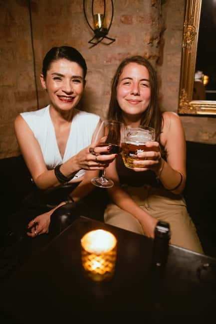 Wednesday Night Live Music with Cocktails - Seat strategy: a small bar means smart timing